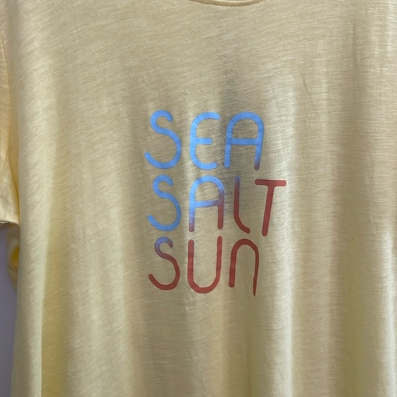 SPERRY yellow graphic tee shirt. 1X - Picture 2 of 7